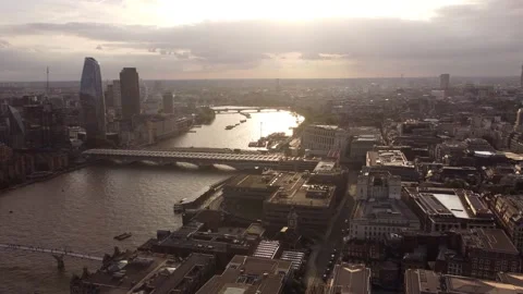 Drone view of the Thames and reflections on the water surface. Stock Footage 189639184