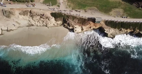 Drone View - Video of Beautiful Waves Crashing into La Jolla Cove San Diego, CA Видео 95904279