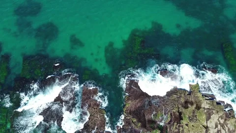 Drone View of Waves Crashing Video stock 334903912