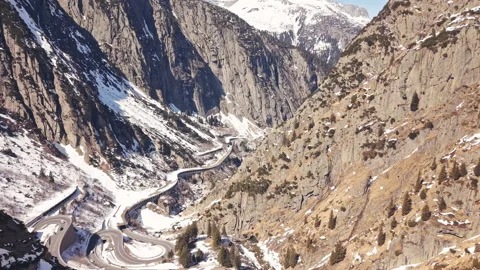 Drone View of Winding Mountain Road in Schollenen Gorge Switzerland 库存影片 337892933