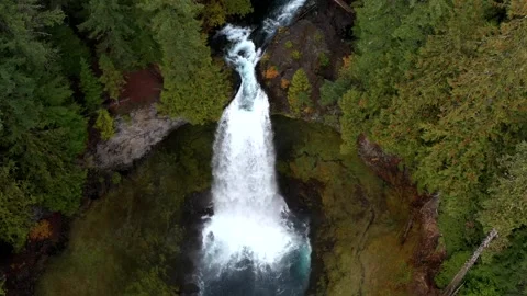 Drone Waterfall 1 Vídeos de archivo 249846790