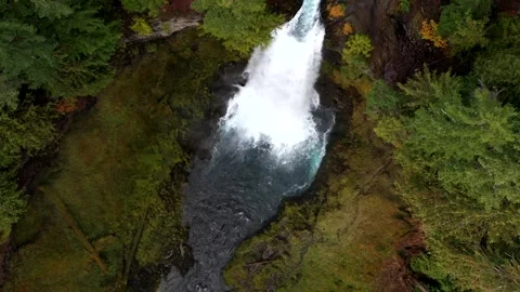 Drone Waterfall 3 Vídeos de archivo 249846807