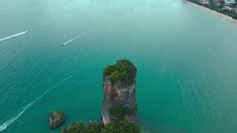 Drones fly over limestone mountain islands in Ao Nang, Krabi, Thailand. Vídeos de archivo 253729242