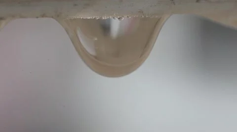 Drop of rain that falls down in slow motion Video stock 45925218