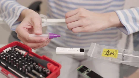 Drop rapid self-test of antigens. Stock Footage 171400634