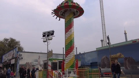 Drop tower thrill ride in theme park Prater, Vienna, Austria. Video stock 104307687
