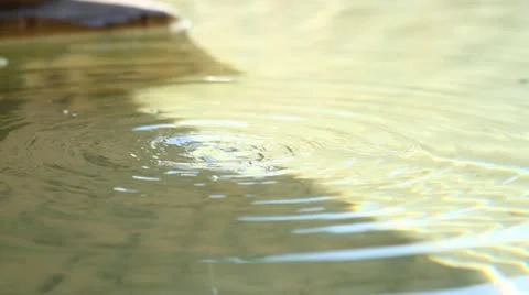 Dropping fountain Vídeos de archivo 21962563