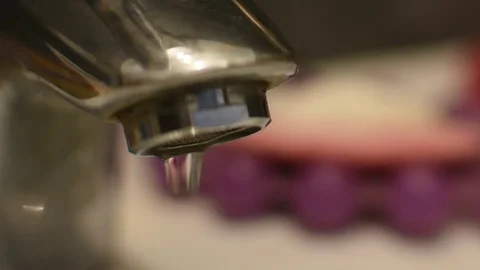 Drops from the faucet Stock-Footage 106148124
