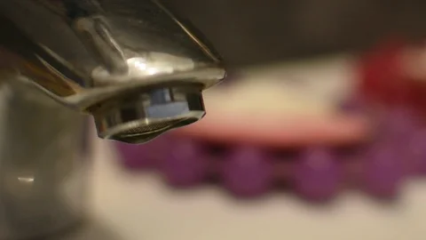 Drops from the faucet Stock-Footage 106148131