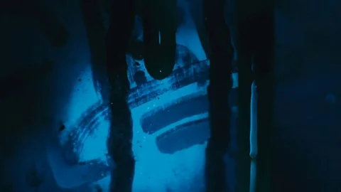 Drops of green paint flow down Stock Footage 81699681