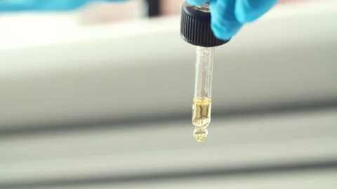  Drops of oil Stock-Footage 124477786