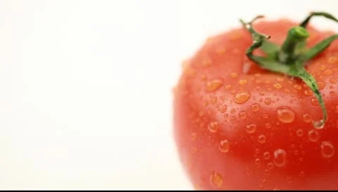 Drops of water on tomato 스톡 동영상 10600181