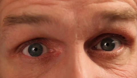 Drowsy Vídeos de archivo 8926965