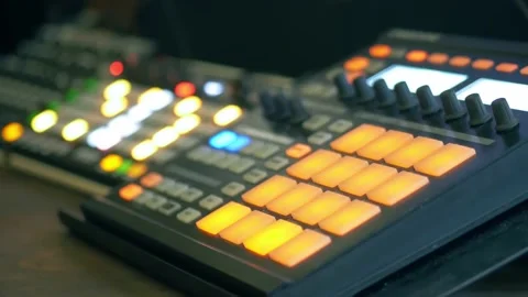 Drum programming sequencing beat making electronic music edm 動画素材 137103327