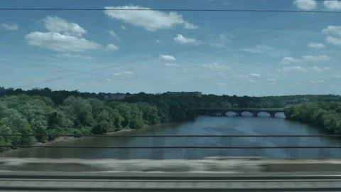 Drving Plate / Train Plate: Window View of Train Arriving at Station Vidéo 133475528