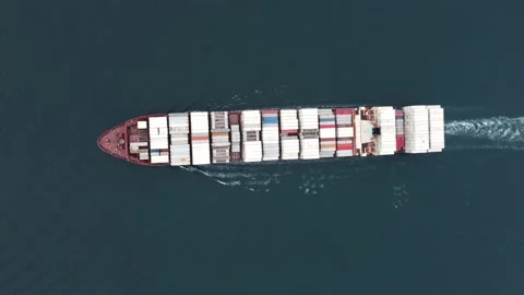 Dry cargo ship floating on the sea Video stock 211809006