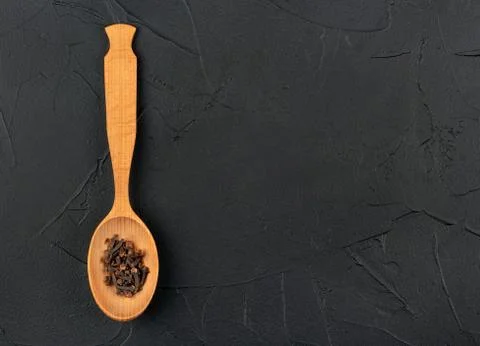 Dry cloves in spoon Foto stock