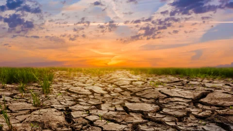 Dry cracked ground at the sunset time lapse scene Vídeos de archivo 160536428