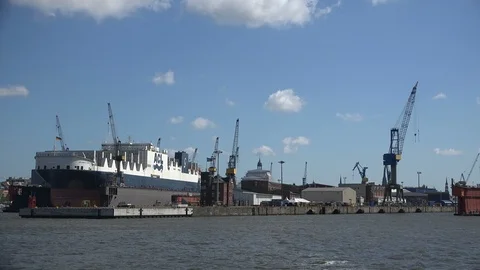 The dry docks of Hamburg Vídeo Stock 109336377