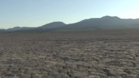 Dry Lake -Slow To Stop Stockbeeldmateriaal 8968012