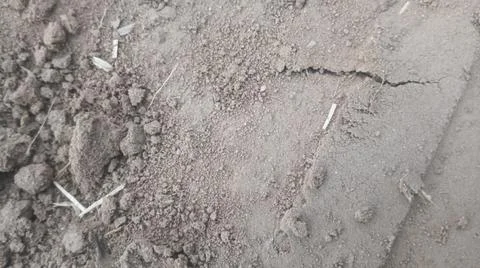 Dry Sandy Soil Texture with Buried Stones ​Option 2 (Conceptual): Fine Dry Stock-Fotos