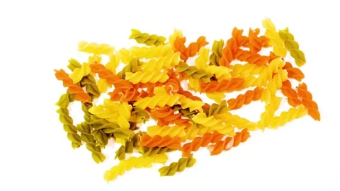 Dry spaghetti, macaroni multicolor Vidéo 185427902