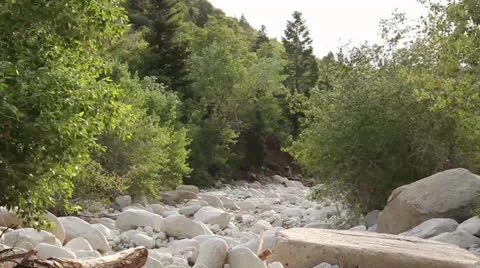 Dry streambed with drops of rain Vídeos de archivo 26035890