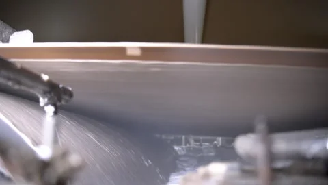 Drying conveyor processes web using cylindrical mechanisms Vídeos de archivo 303103165