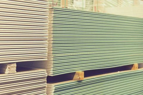 Drywall in a hardware store. Drywall sheets for repair and construction. Repa Foto stock