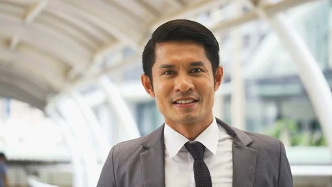 DS MS Businessman talking on cell phone Stock Footage 81676996