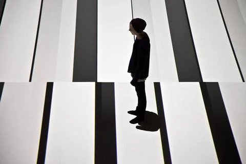 DU LP-Nord test pattern 12.tif Ein Mann in der Audiovisuellen Installation... Stock Photos