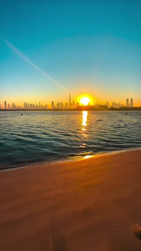 DUBAI BEACH SUNRISE Video stock 323731380