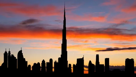 Dubai: Burj Khalifa Tower, Time Lapse at Twilight with Skyline of City Vidéo 119893318