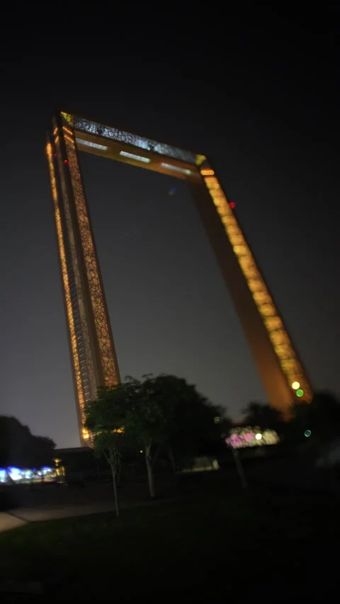 Dubai Frame above trees in Dubai UAE Stockbeeldmateriaal 344916989