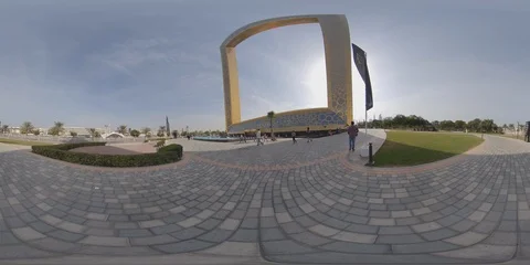 Dubai Frame Exit Stockbeeldmateriaal 103220933