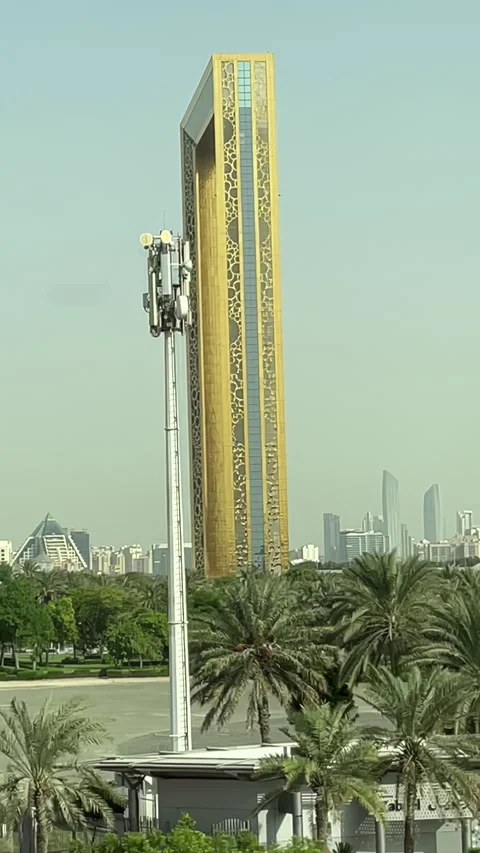 Dubai frame, view from the metro. Vídeo Stock 254469557