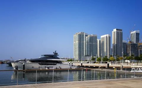 Dubai Marina und Harbor, Skyline Architektur und Yachthafen, Vereinigte Ar... Stock Photos