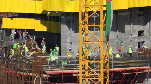 Dubai, migrant workers at a construction site Vídeos de archivo 49020560