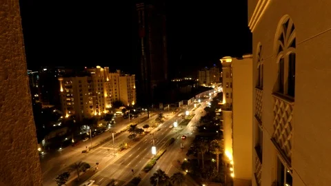 Dubai Road Night Time Lapse Slow Shutter ebb and flow of traffic Vídeo Stock 102264653