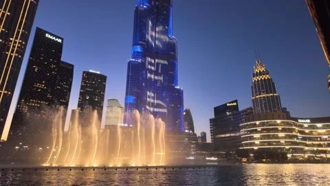 Dubai, UAE, 21 June 2026 - Burj Khalifa Night Lights and Fountain Water Show Vídeo Stock 337403163