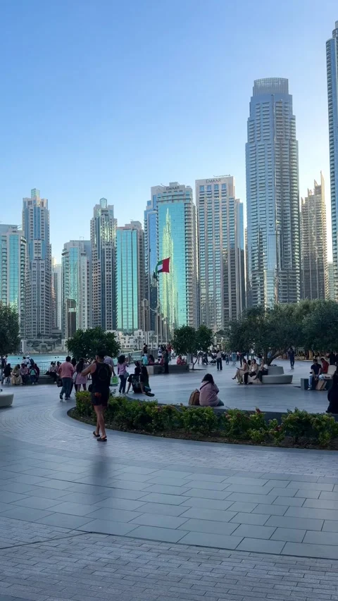 DUBAI, UAE - APRIL 13, 2026: Stunning night views of Burj Khalifa, Dubai Ma.. Stock Footage 332656070