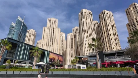DUBAI, UAE - APRIL 23, 2026: Cinematic night view of Dubai Marina and JBR s.. Stock Footage 333307560