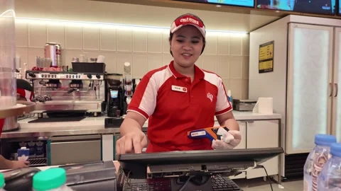 Dubai, UAE - September 29, 2026 - Interior view of Cold Stone Creamery in M.. 動画素材 346758934