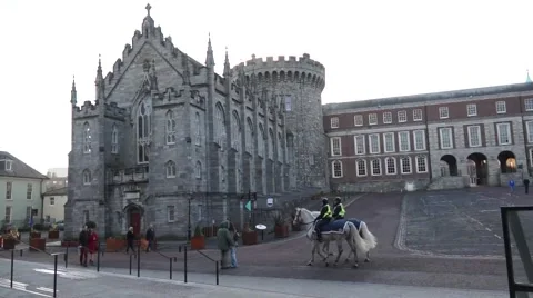 Dublin Castle with Horses Video stock 46916266