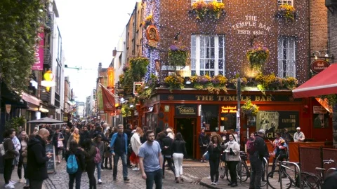 DUBLIN CROWD 02 스톡 동영상 95456139