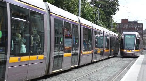Dublin Tram (Luas) 스톡 동영상 32698014