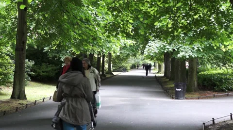 Dublin's St Stephen's Green 스톡 동영상 32697779