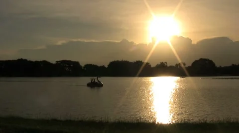 Duck Paddle Boat At Sunset 스톡 동영상 8778038