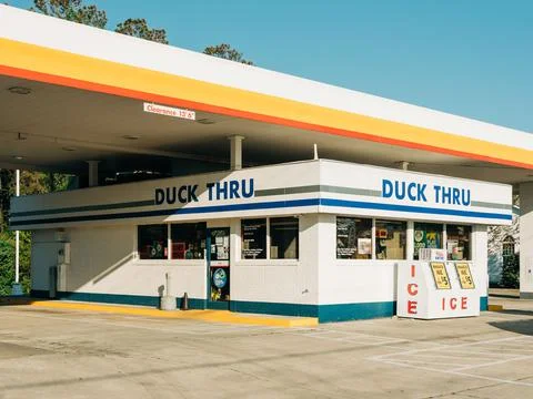 Duck Thru convenience store, in the Outer Banks, North Carolina Foto stock