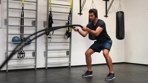 Dude in gym Video stock 80497791